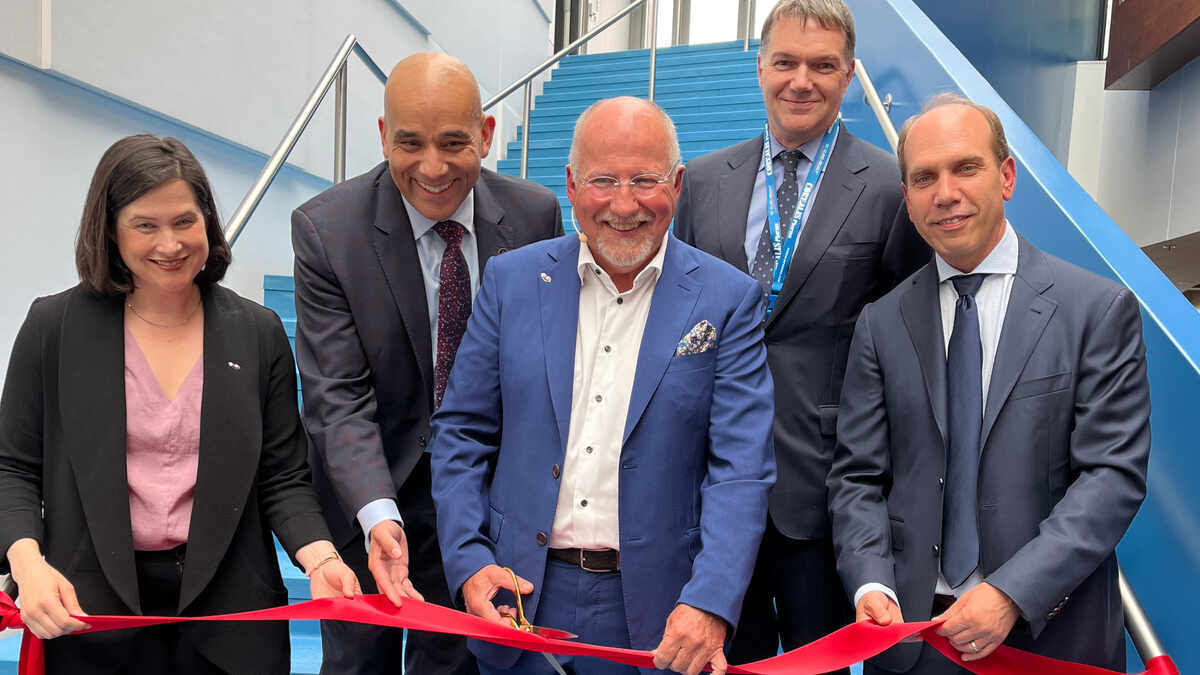 Christine Poirier, Christopher Skeete, Yves Roy, Yves Mouget, and Patrick Gosselin cut red ribbon inaugurating new Corealis Pharma laboratory facilities in Montreal